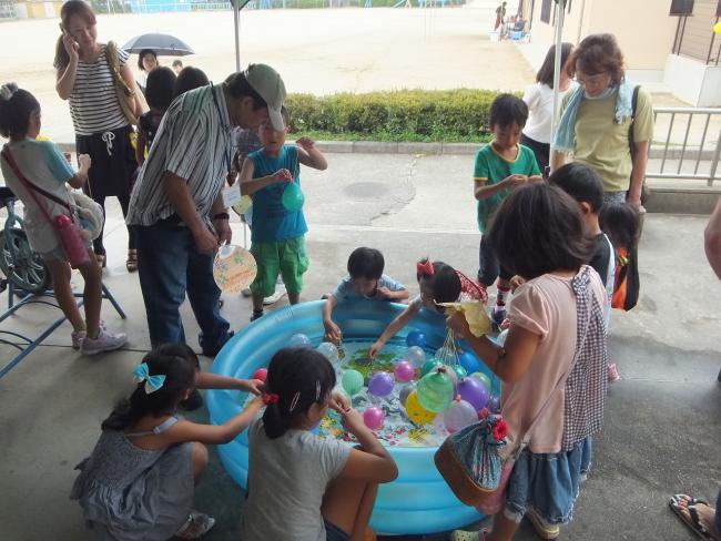 児童館まつり水風船